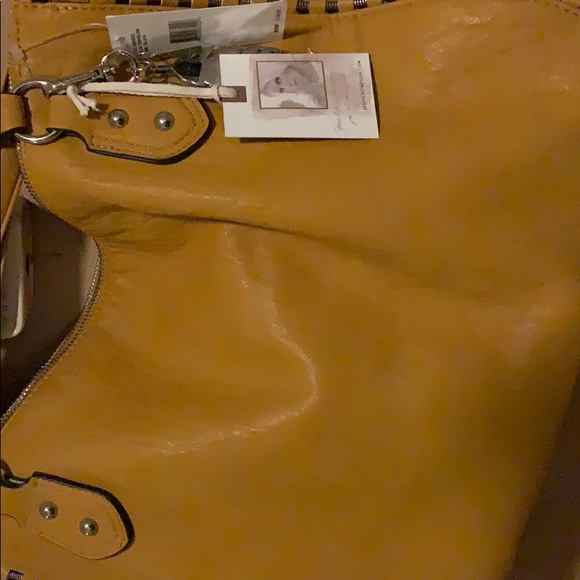 Jessicasimpson shoulder bag,beautiful color - Picture 2 of 4